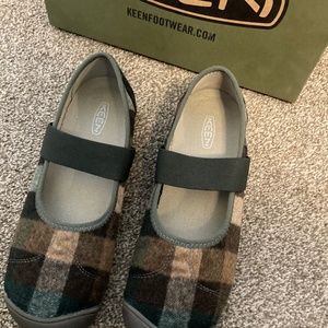 Keen plaid shoes